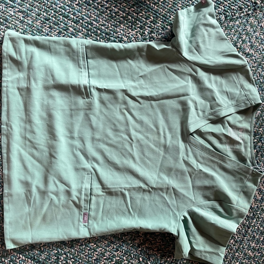 Figs Jade Large Casma Top